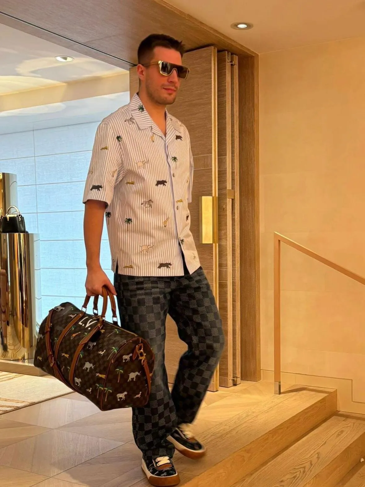 Louis Vuitton/ Damier